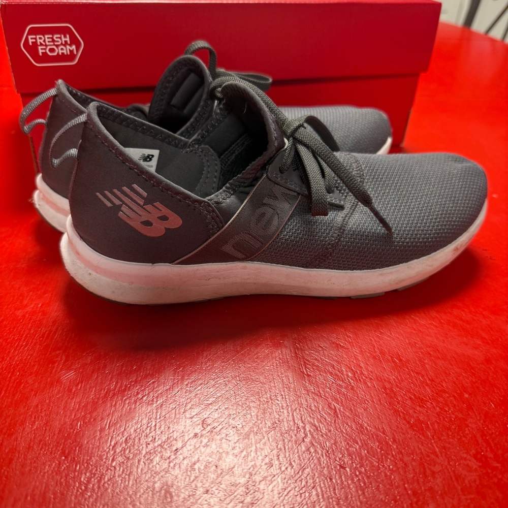 NEW BALANCE FUEL CORE ENERGIZE GRAY MEMORY SOLE COMFORT ZONE RUNNING COURSE